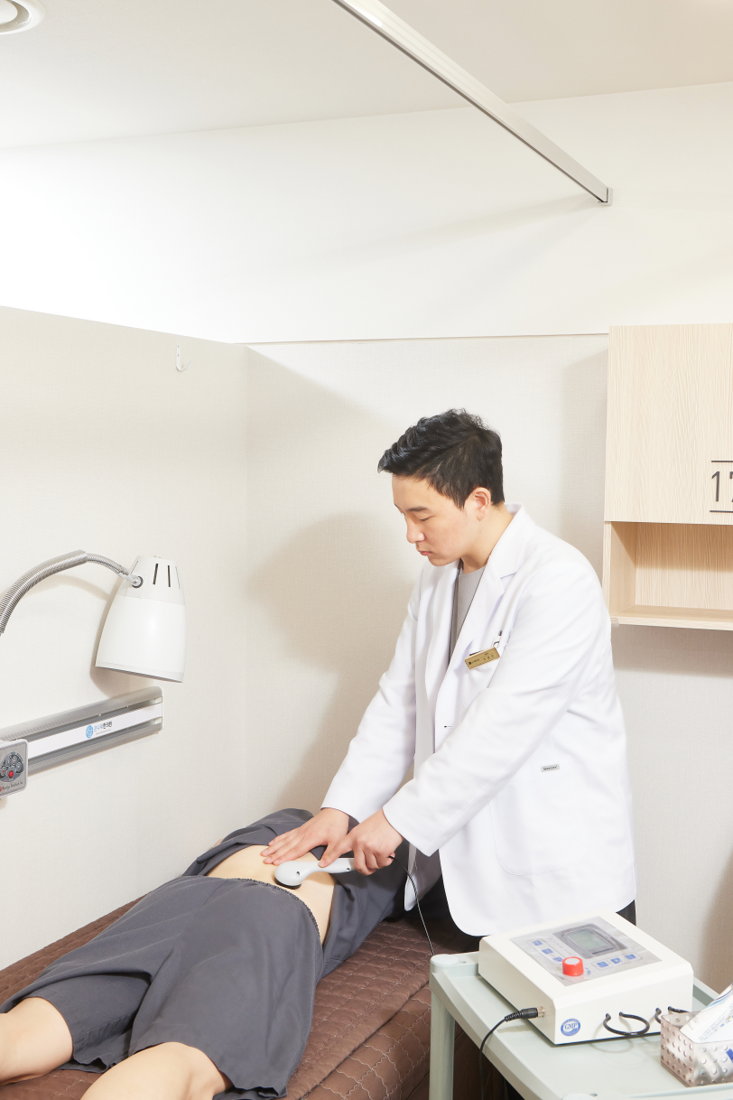 [건강 Q&A] 운동하다 허리 삐끗해서 통증이 지속된다면?